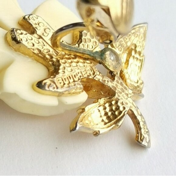 Vintage Boucher Mid Century Carved Rose earrings - Picture 4 of 8